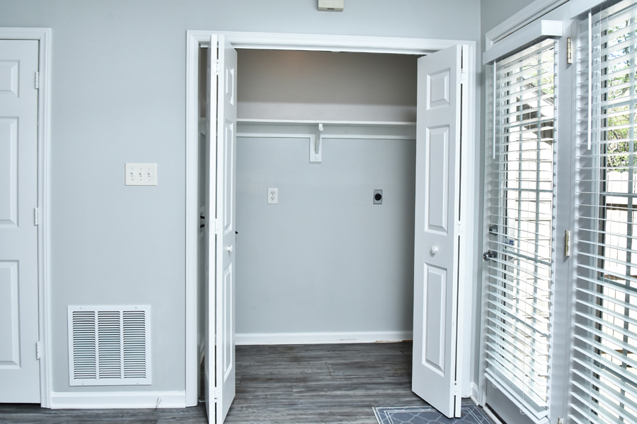 6 Justin Court dining room closet